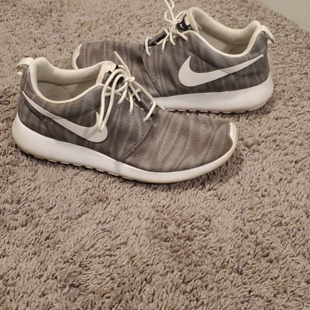 Nike Rosh